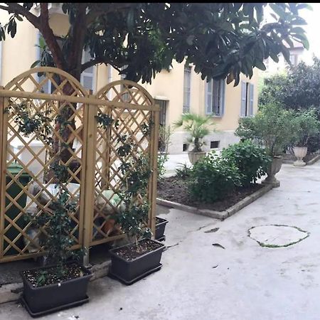 Piccolo Love Nest In Milano Eksteriør billede